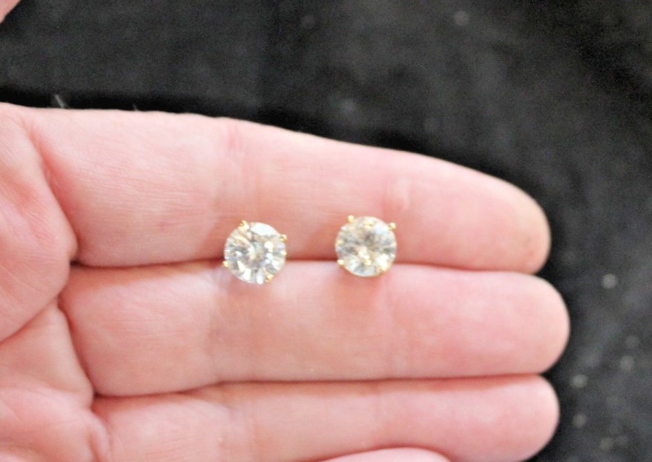 Large 14K Solid Yellow Gold 8mm Round CZ Cubic Zirconia Stud Earrings 2.4 grams