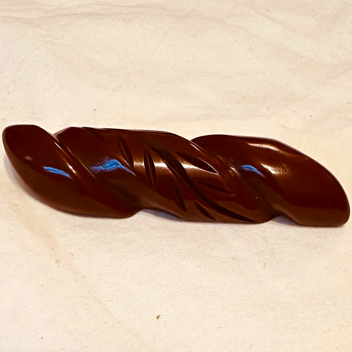 Vintage Art Deco Bakelite Bar Pin with Twisted Incised Design, lovely brown 40s