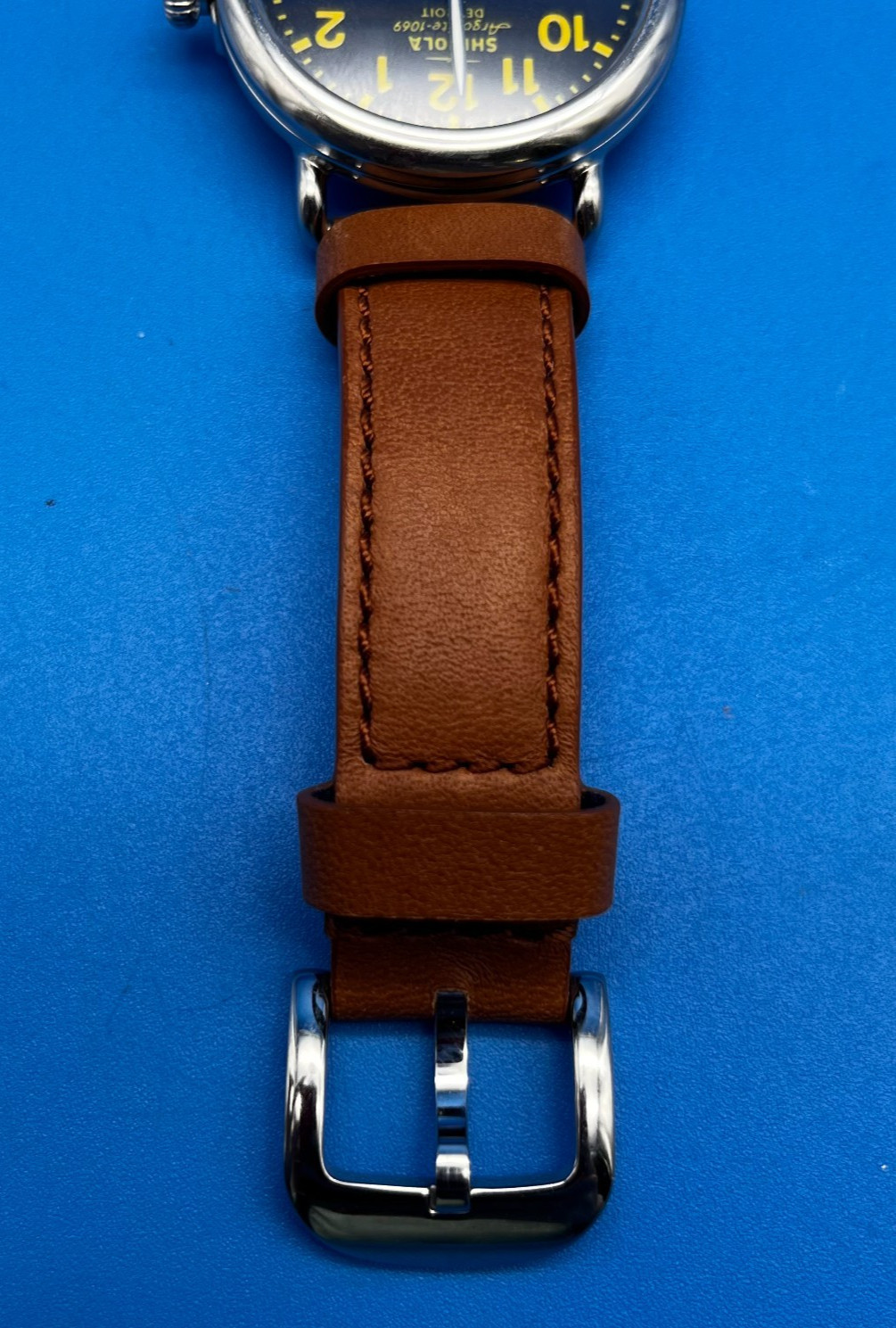 SHINOLA ARGONITE 1069 WITH BROWN LEATHER BAND (BAD BATTERY)