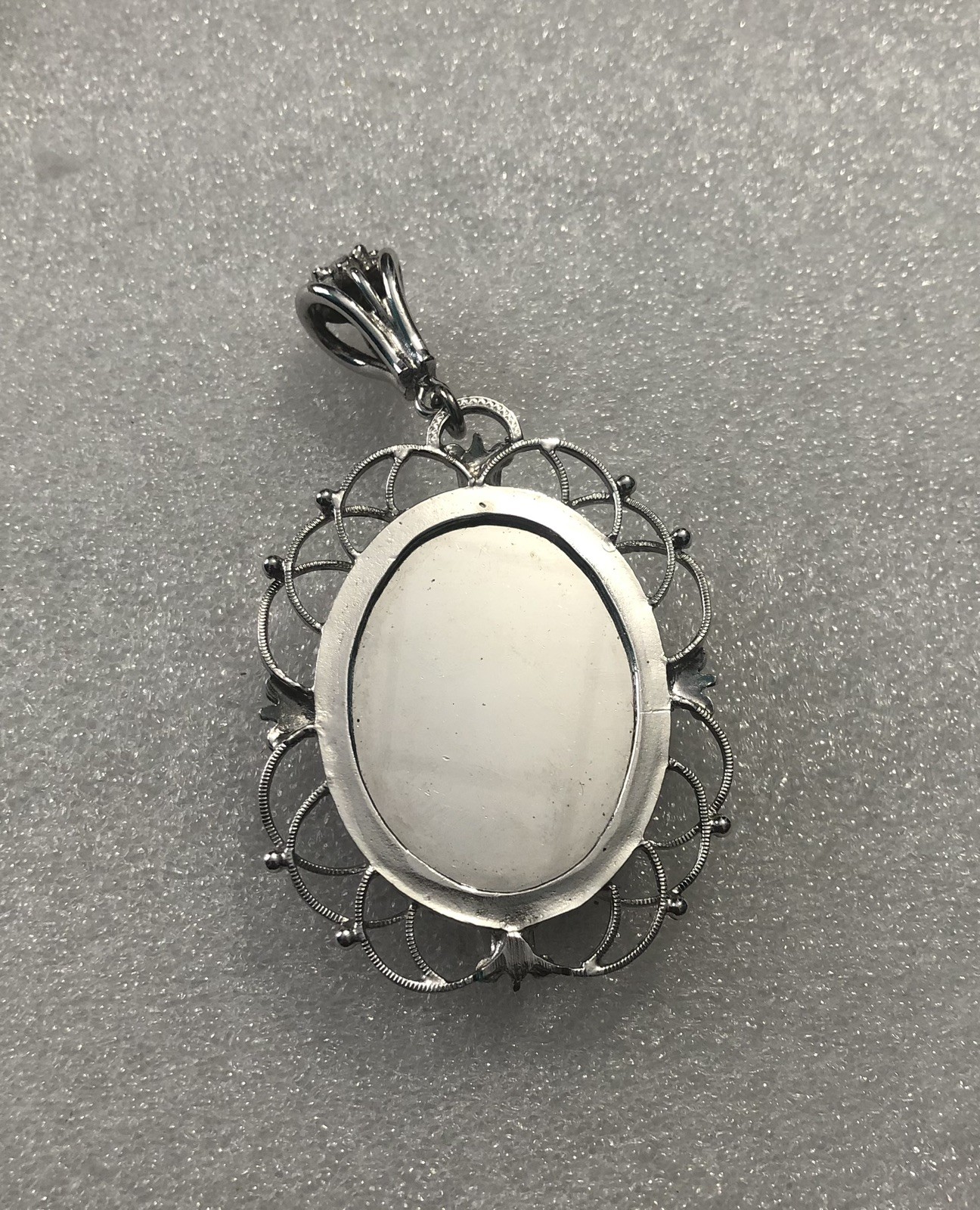 Silver Colored Silhouette Necklace Pendant Costume Jewelry GS50C23 667