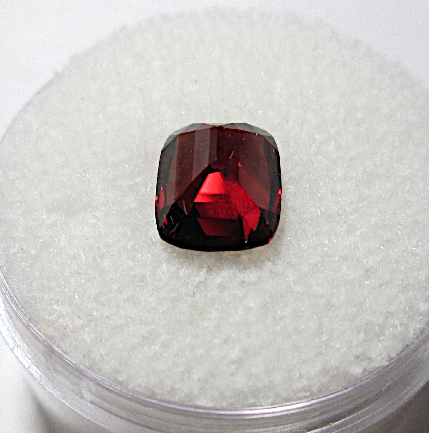 STRIKING 2.56 CT NATURAL NOBEL RED SPINEL FACETED CUSHION CUT MYANMAR