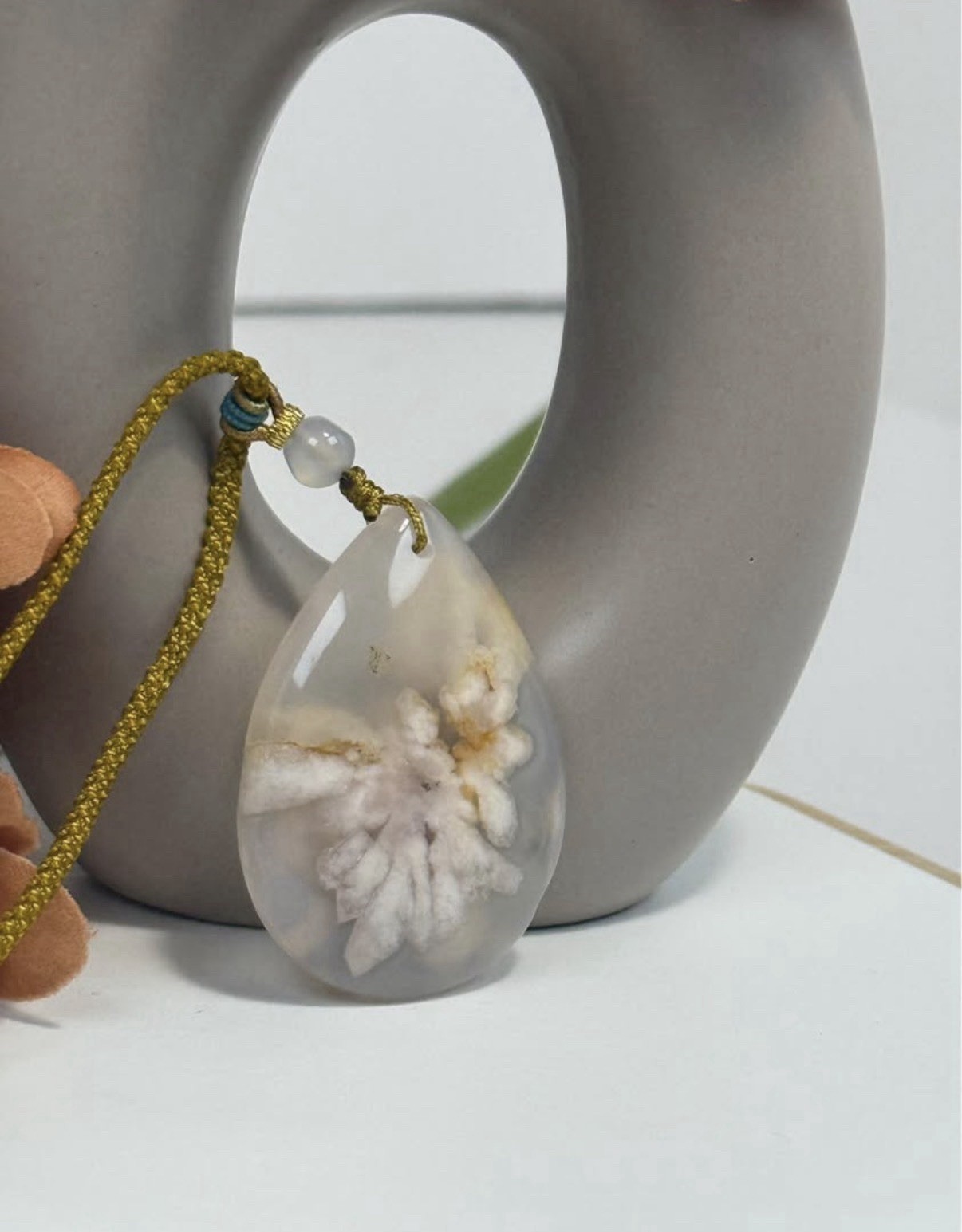 Flower Agate Pendant Necklace 43.1/8MM on Adjustable Nylon