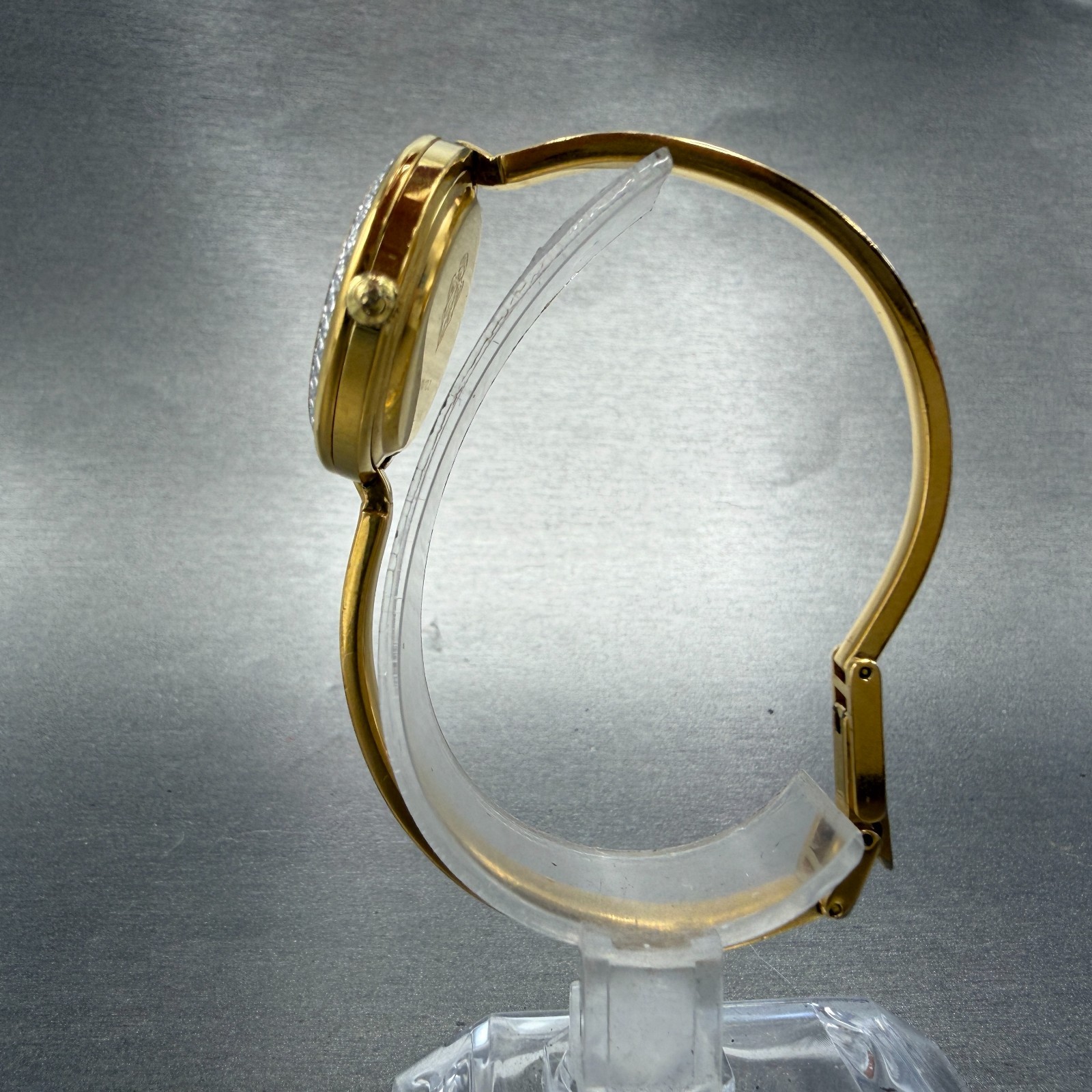 Gucci 11/12.2 Watch Women 26mm White Dial Gold bangle New Batt Diamond Bezel