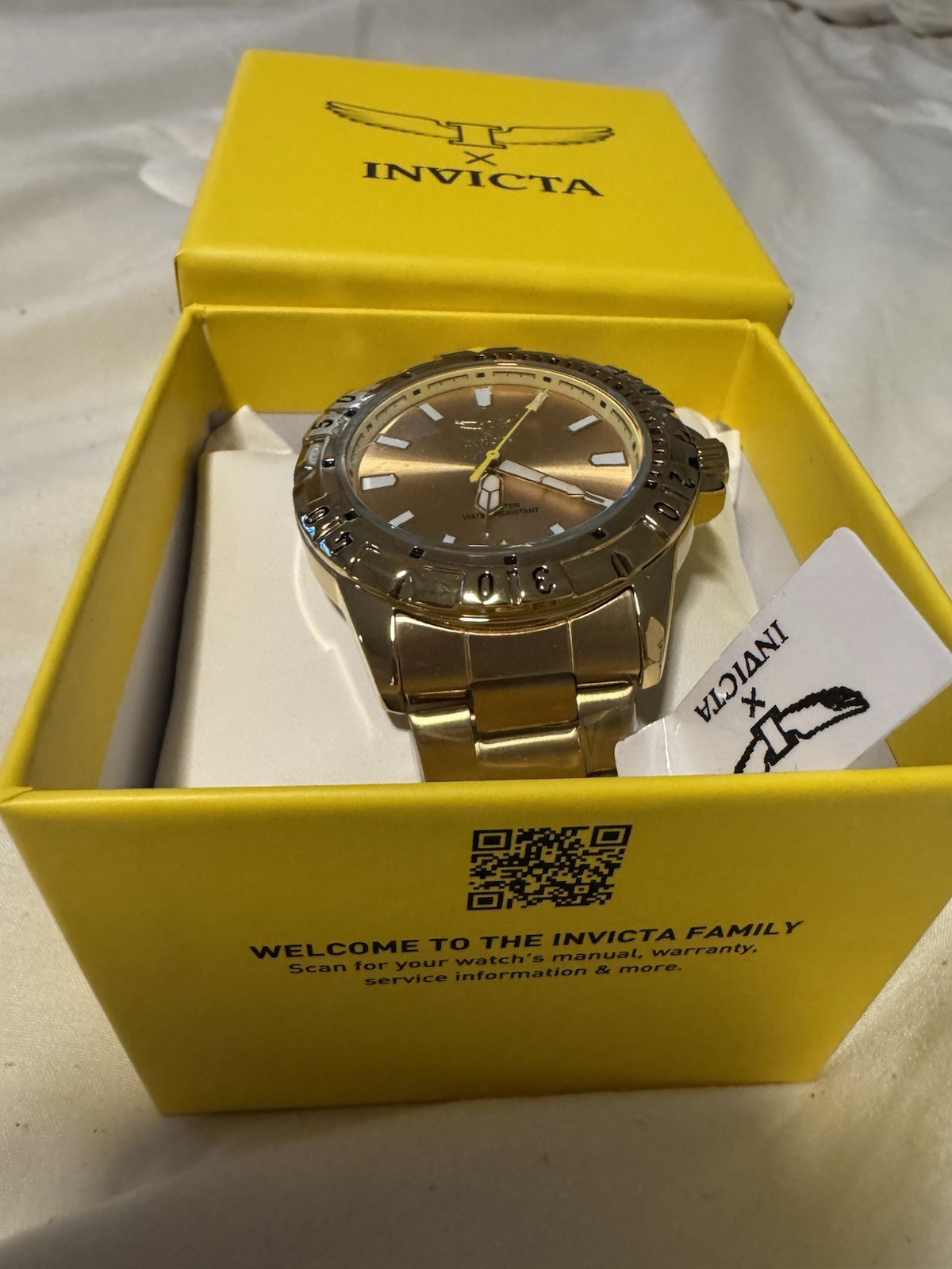 Invicta Men’s Quartz Analog Watch Gold Sunburst Dial Gold Bracelet Box 42 mm