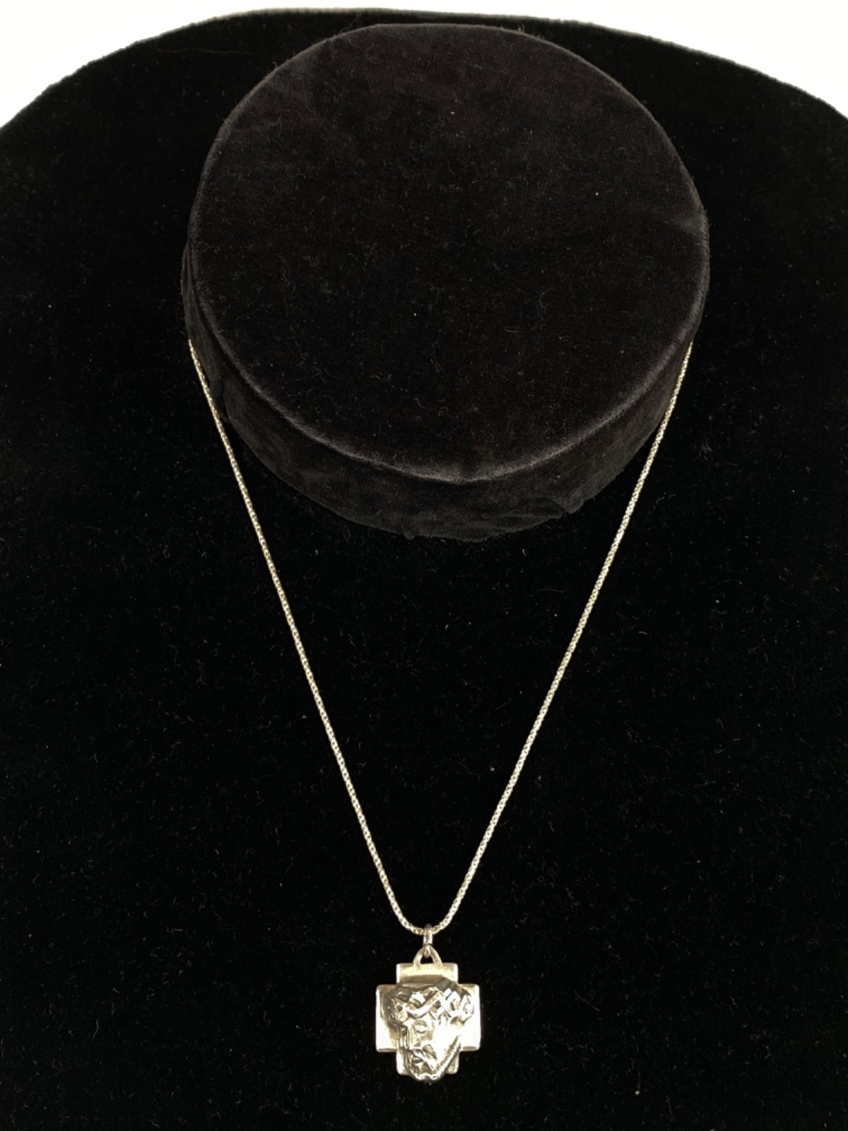 Sterling Silver THEDA Jesus Christ Crown Of Thorns Pendant Necklace 10.4g / 18g
