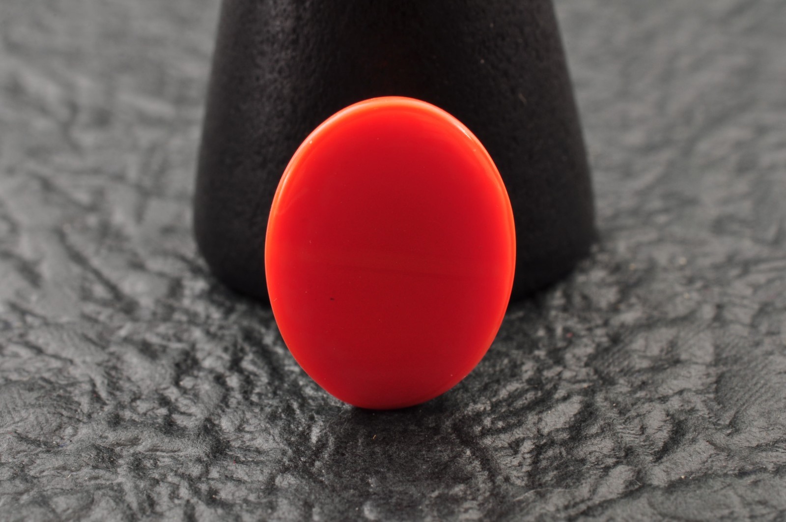 With Certification Single color MOMO coral oval Cabochon ( 15mm(0.59in) 8.85ct).