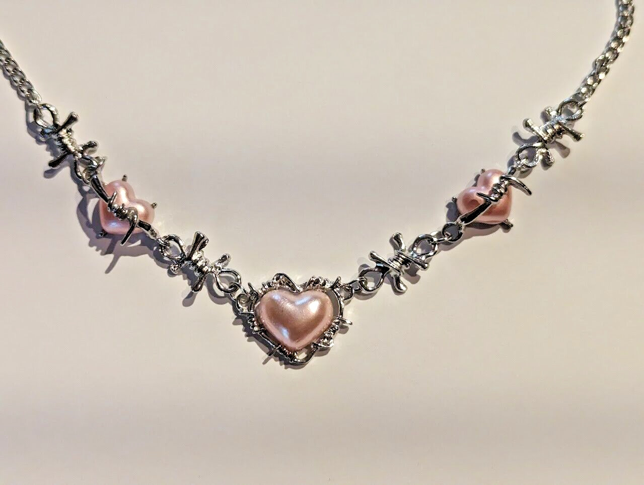 BARBED WIRE & PINK HEARTS CHOKER NECKLACE 90s y2k retro emo grunge goth punk R6