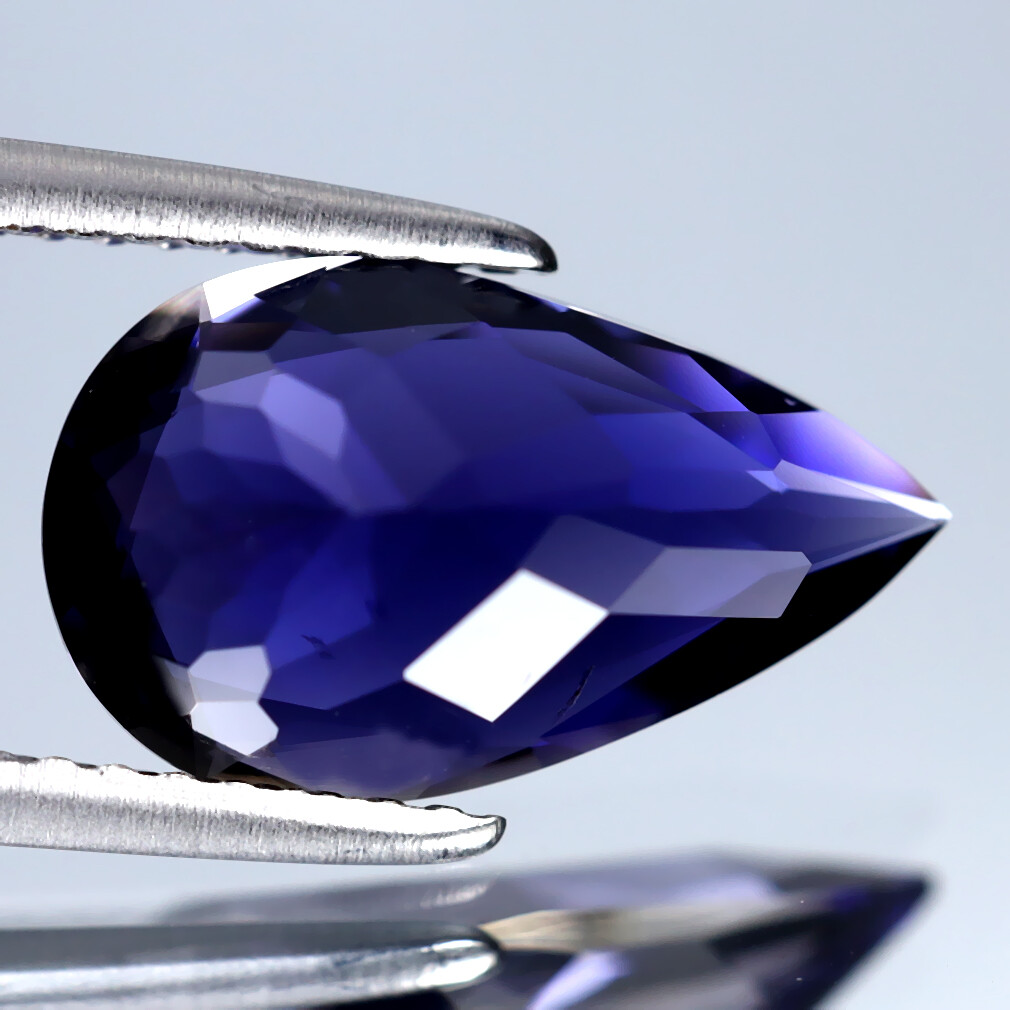 2.53 ct Attractive Pear Cut (13 x 8 mm) (Un-Heated) Vivid Blue Iolite Gemstone