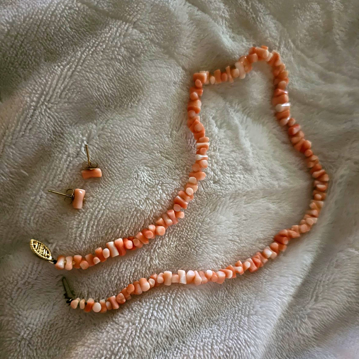 Vintage Japanese Pink Coral Chip Necklace & Earrings Set 14KG Gold Clasp