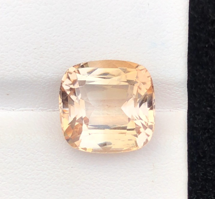 10.50 Carat Natural Light Brown Color Faceted Topaz