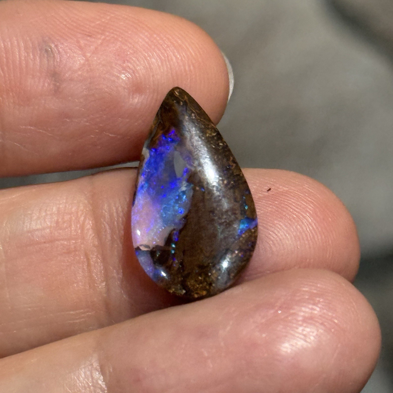 7.8ct 20.5×11.8×4.3mm Purple Crystal Pipe Australian Boulder Opal Cabochon Gem