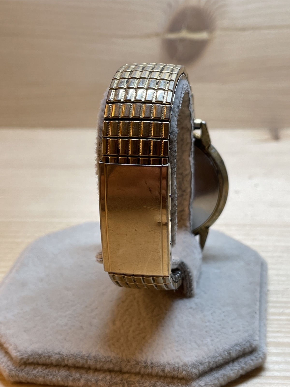 VTG 1970s Timex Electric Dynabeat Men Wrist Watch runs needs battery