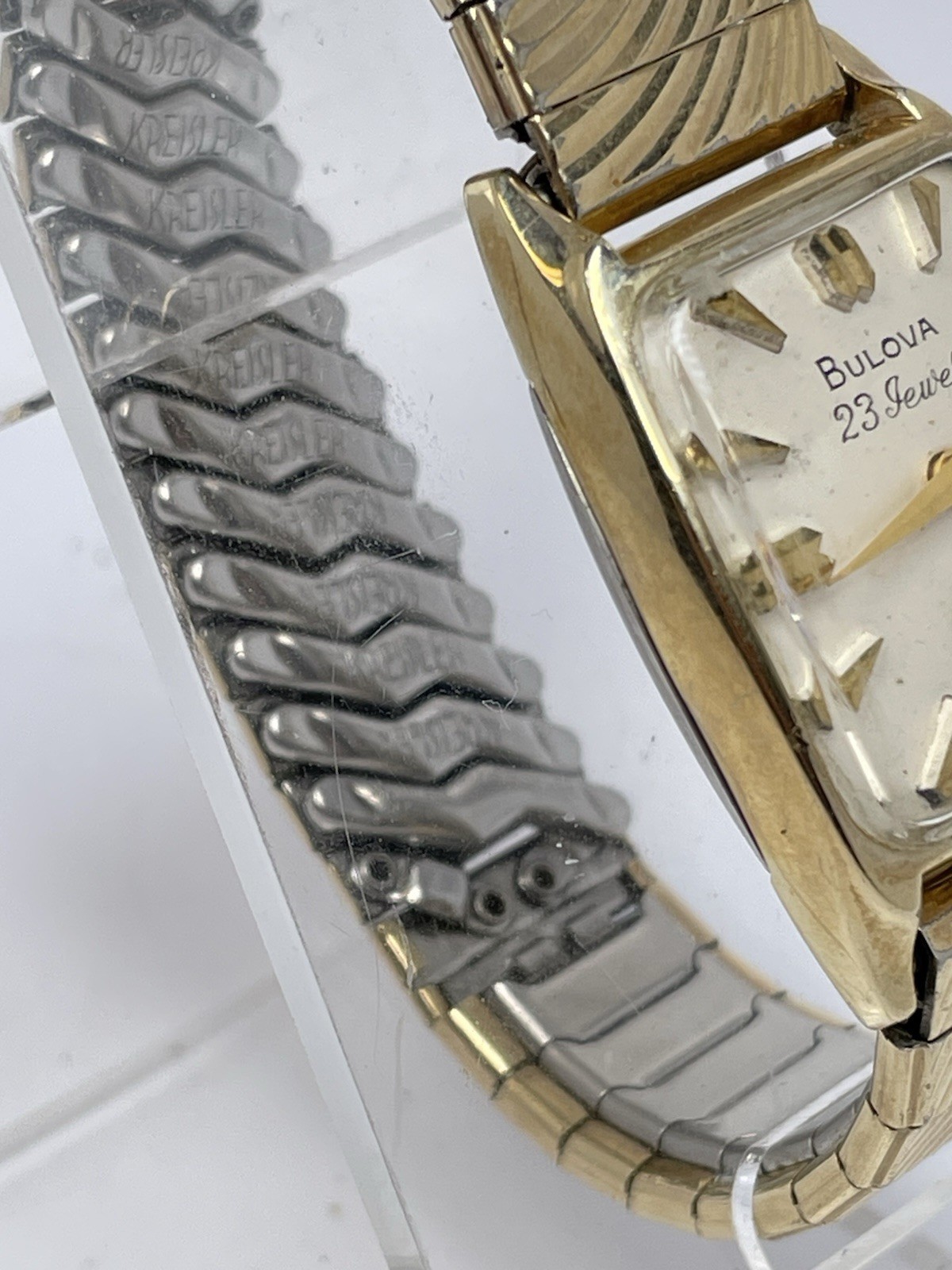 1963 Bulova 23 Jewels Manual Wind Watch Cal. 10 BP In Good Working Condition.