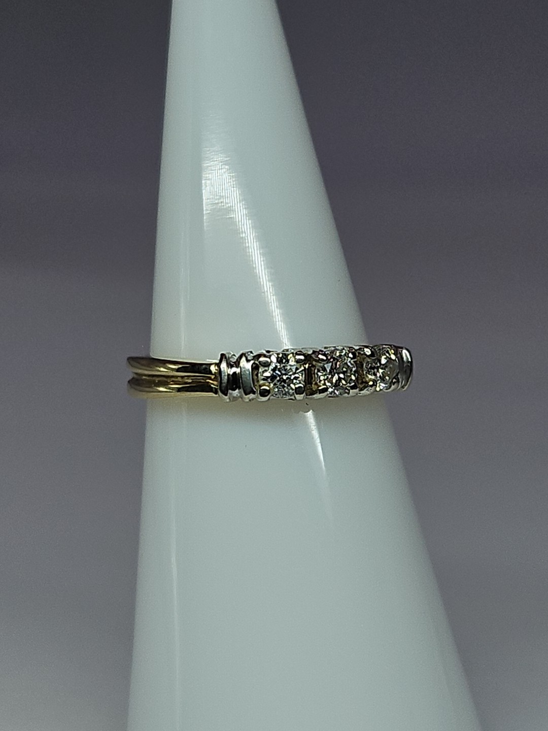 14k Yellow Gold 0.27TCW Diamond 3 Stone Ring Past Present Future Size 5.5 3.08g