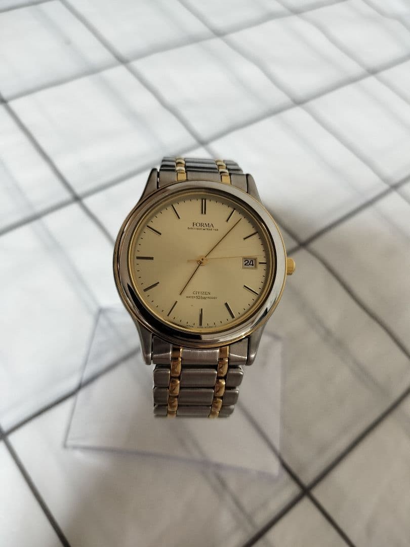 Mint condition CITIZEN FORMA 4761 quartz wristwatch, fully functional, made in J