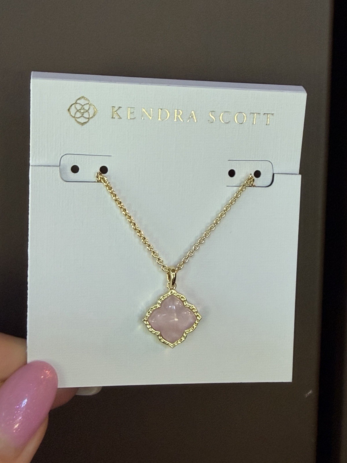 Kendra Scott Mallory Carved Clover Rose Quartz Pendant Necklace Gold-tone NWT