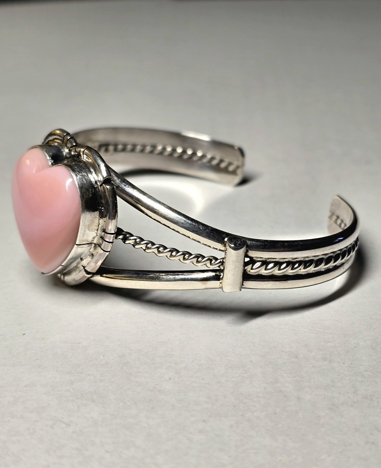 Navajo Sterling Silver Pink Conch Shell Heart Cuff Bracelet 925 Signed SE
