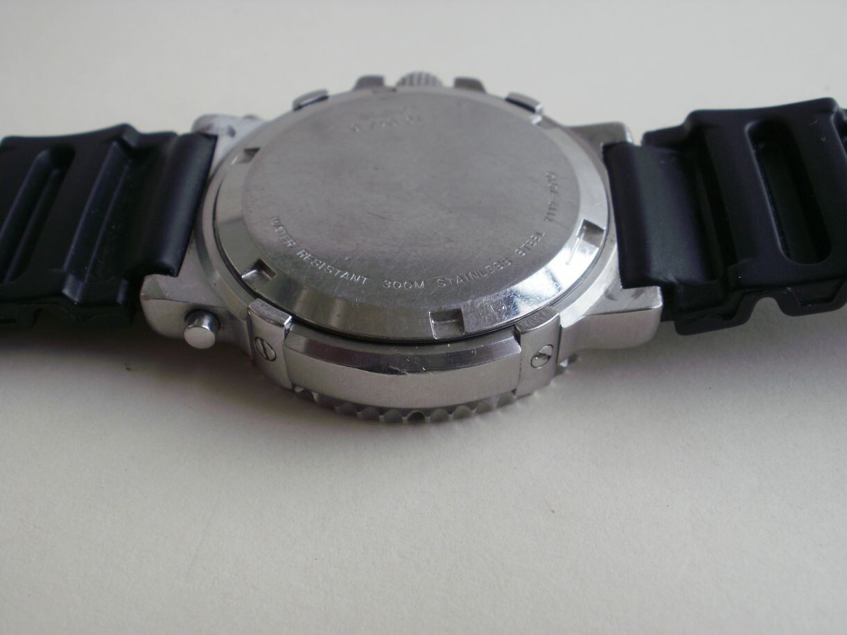 Yema Navygraf 300m. men’s ref.T9 043 6 original diver quartz vintage wrist watch