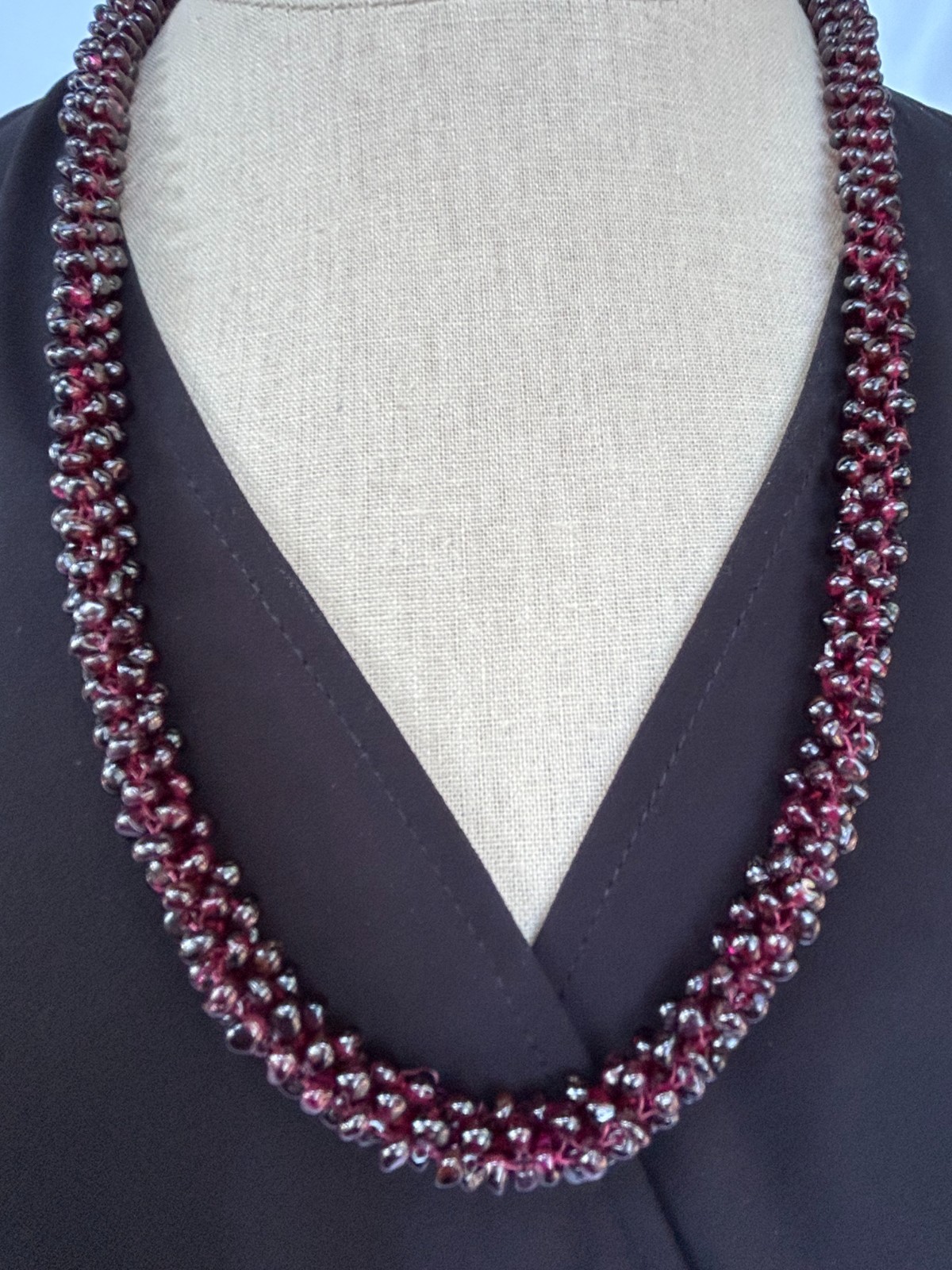 VTG NATURAL RED GARNET BEADED WOVEN ROPE NECKLACE26″ BOHO GEMSTONE STATEMENT