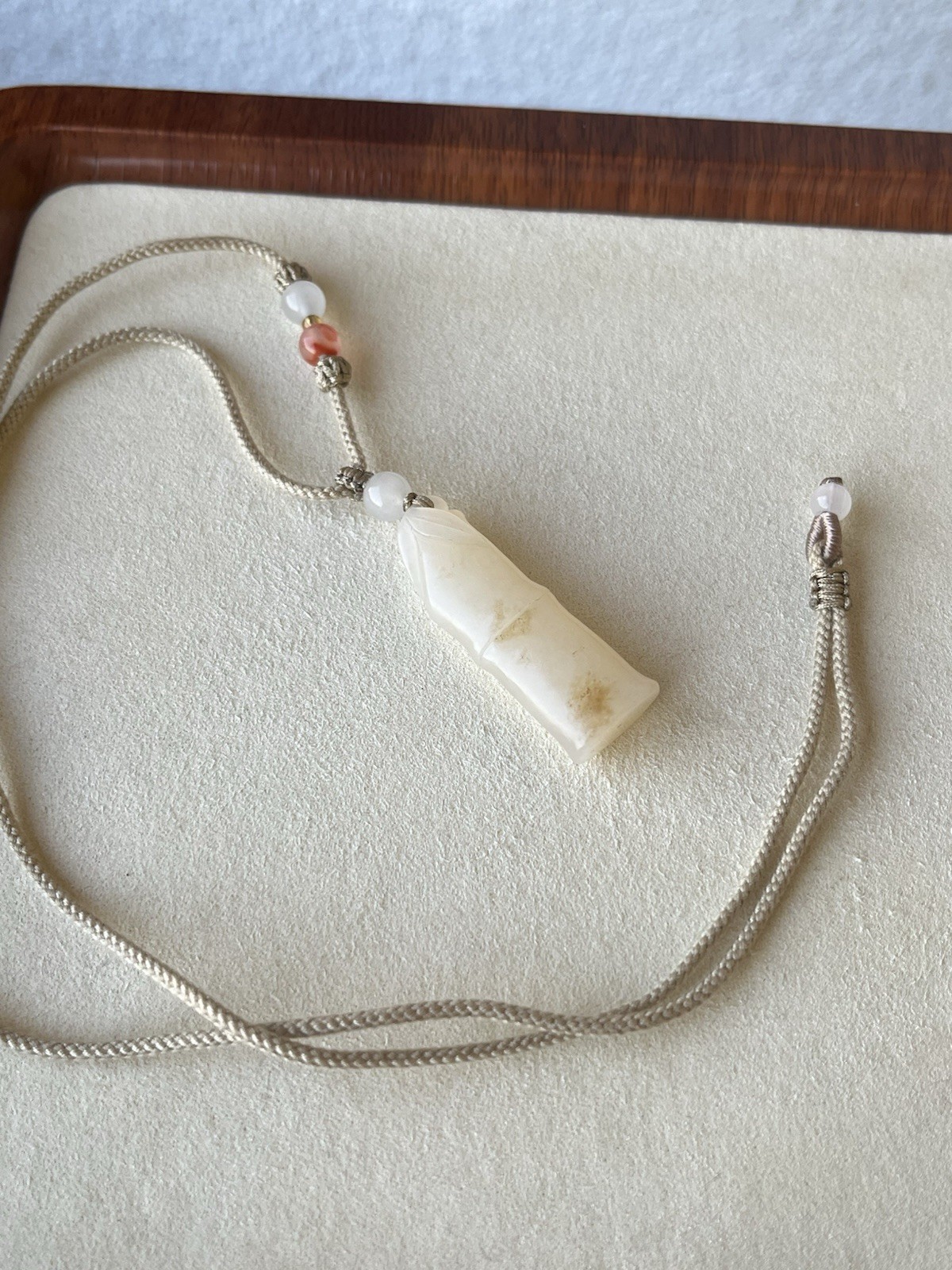 Hand Carved Light Brown Hetian Jade Bamboo | 精工手雕和田浅糖竹节