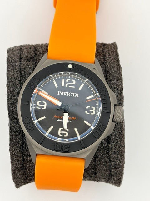 NEW Invicta Ocean Predator Mens Watch – Interchangeable Orange Silicone Band