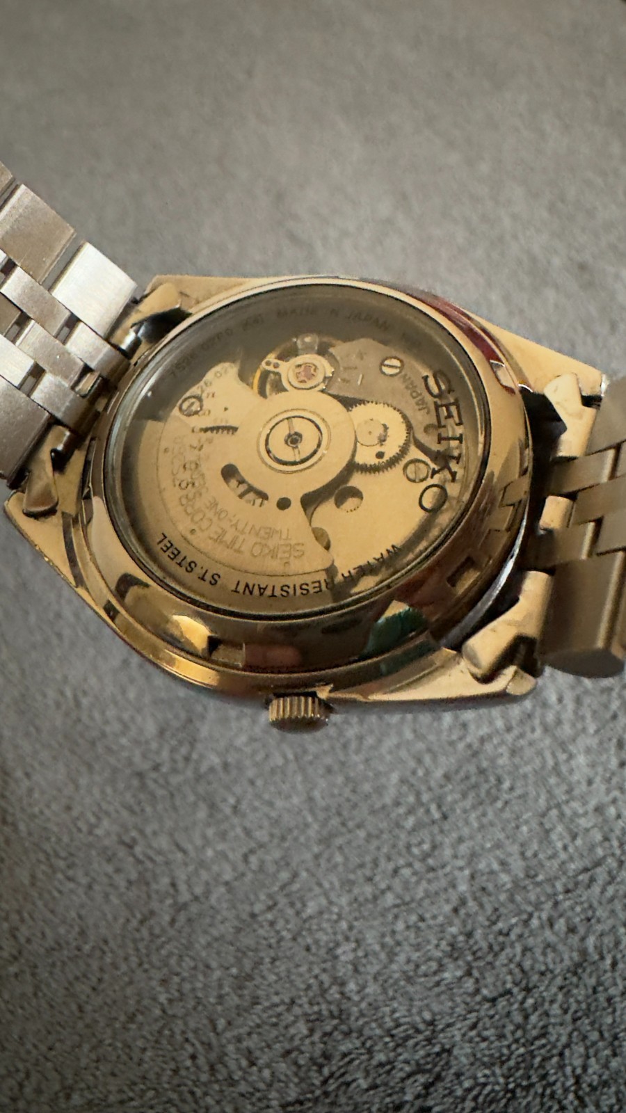 Seiko 5 Automatic 7S26-064R Red Dial Day-Date 21 Jewels Men’s Vintage Watch