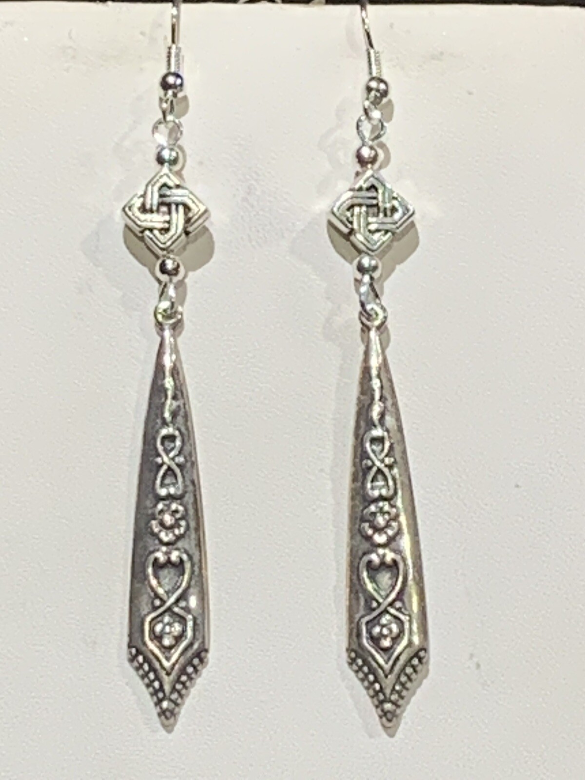 NEW ITEM* HAND-CRAFTED VINTAGE EGYPTIAN REPOUSSE’ SILVER DROP EARRINGS-NEW