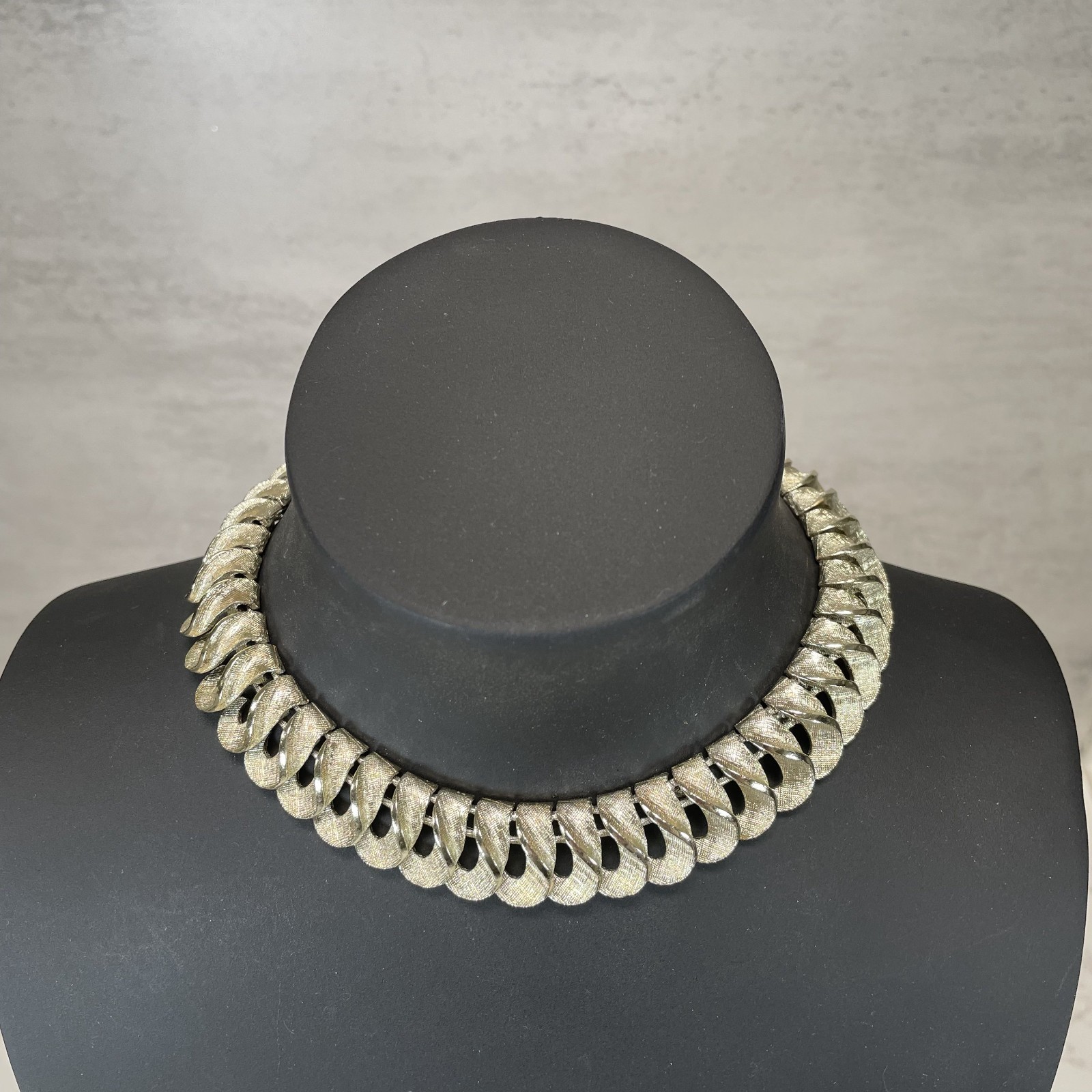 VTG STAR Signed Silver Tone MCM Crescent Link Collar Choker Statement Necklace