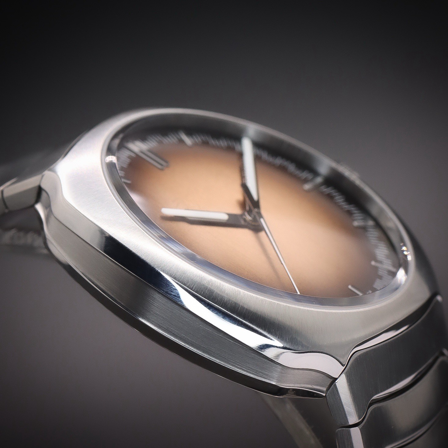 H. MOSER & CIE. Streamliner Centre Seconds “Smoked Salmon” 6200-1207 Full Set
