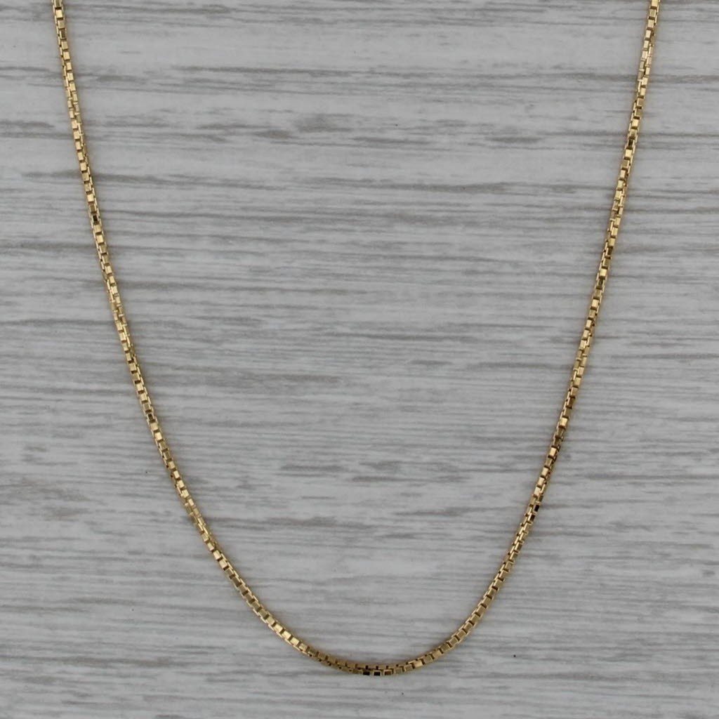 17.75″ 1.1mm Box Chain Necklace 14k Yellow Gold Italian