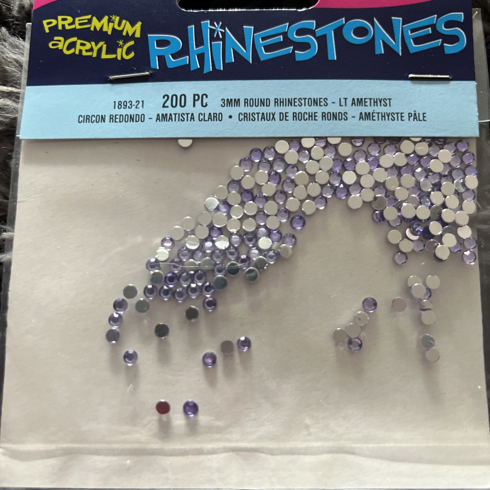 Darico Premium Acrylic Rhinestones Purple Color 3mm Flat Back 200pcs