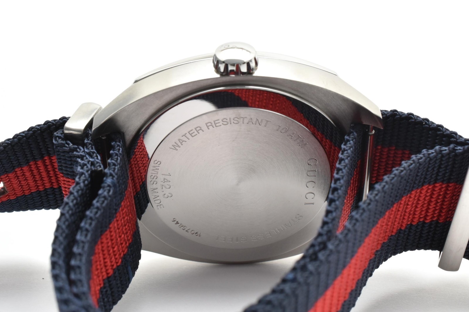 GUCCI 142.3 GG2570 Quartz Men’s Watch Navy Dial 40mm Steel Date Swiss Made Box