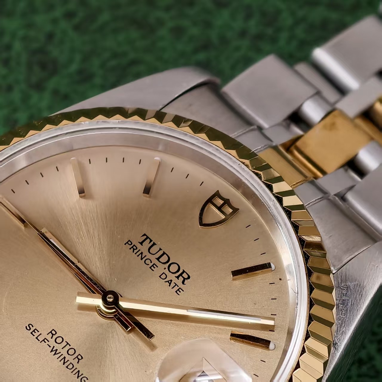 Tudor Champagne Dial Prince Date 74033 Men’sWatch Automatic 34mm Champagne Scale