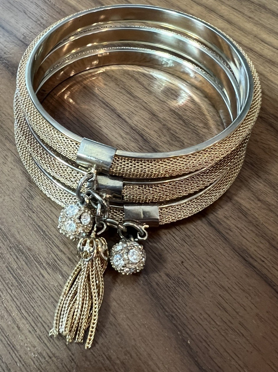 VTG Gold Tone Mesh 3 BANGLE BRACELET w/Tassel & Crystal Studded Charm STUNNING