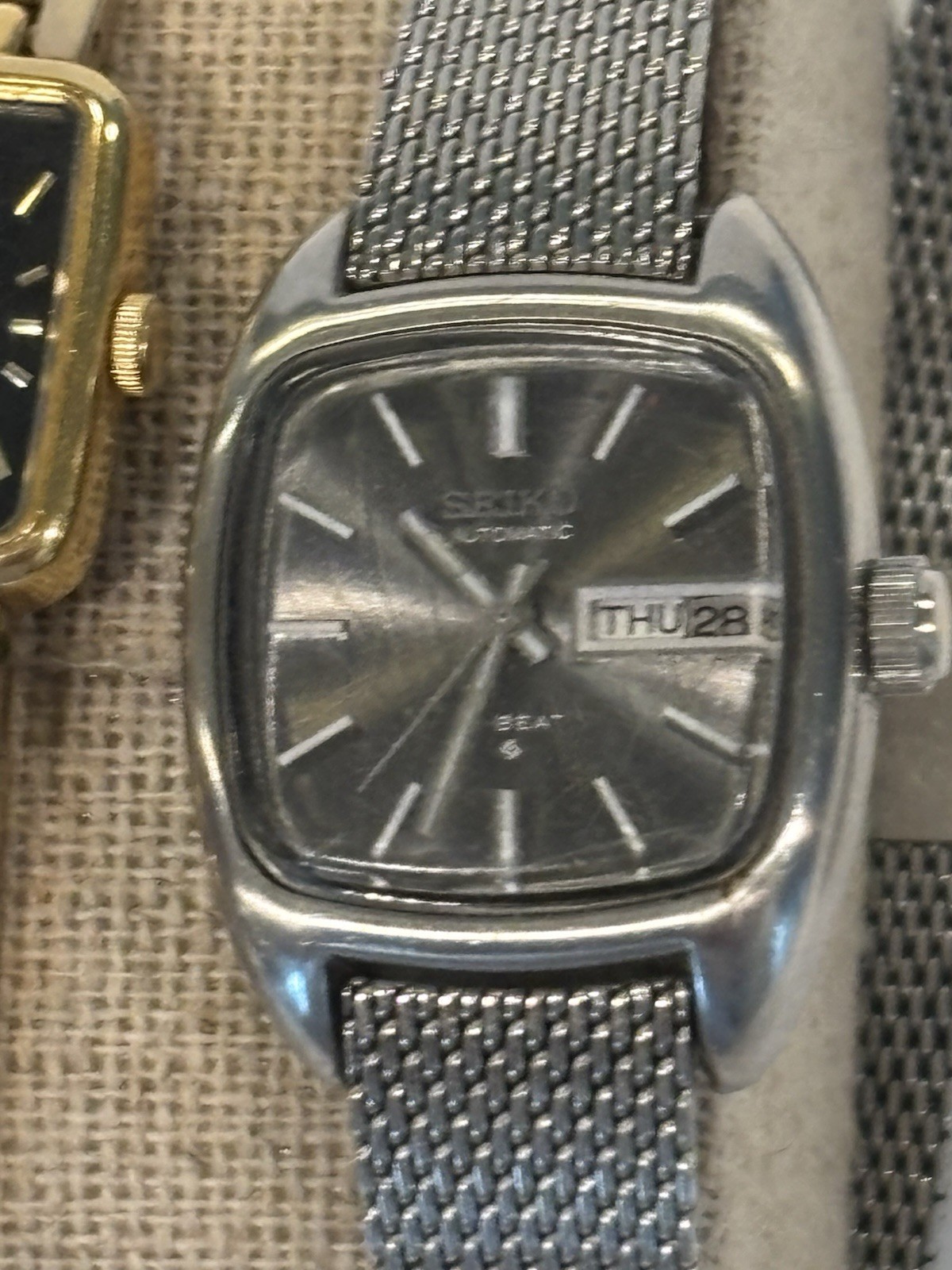Lot Of 4 LADIES WATCHES- SEIKO PULSAR LORUS CITIZEN- Need Batteries