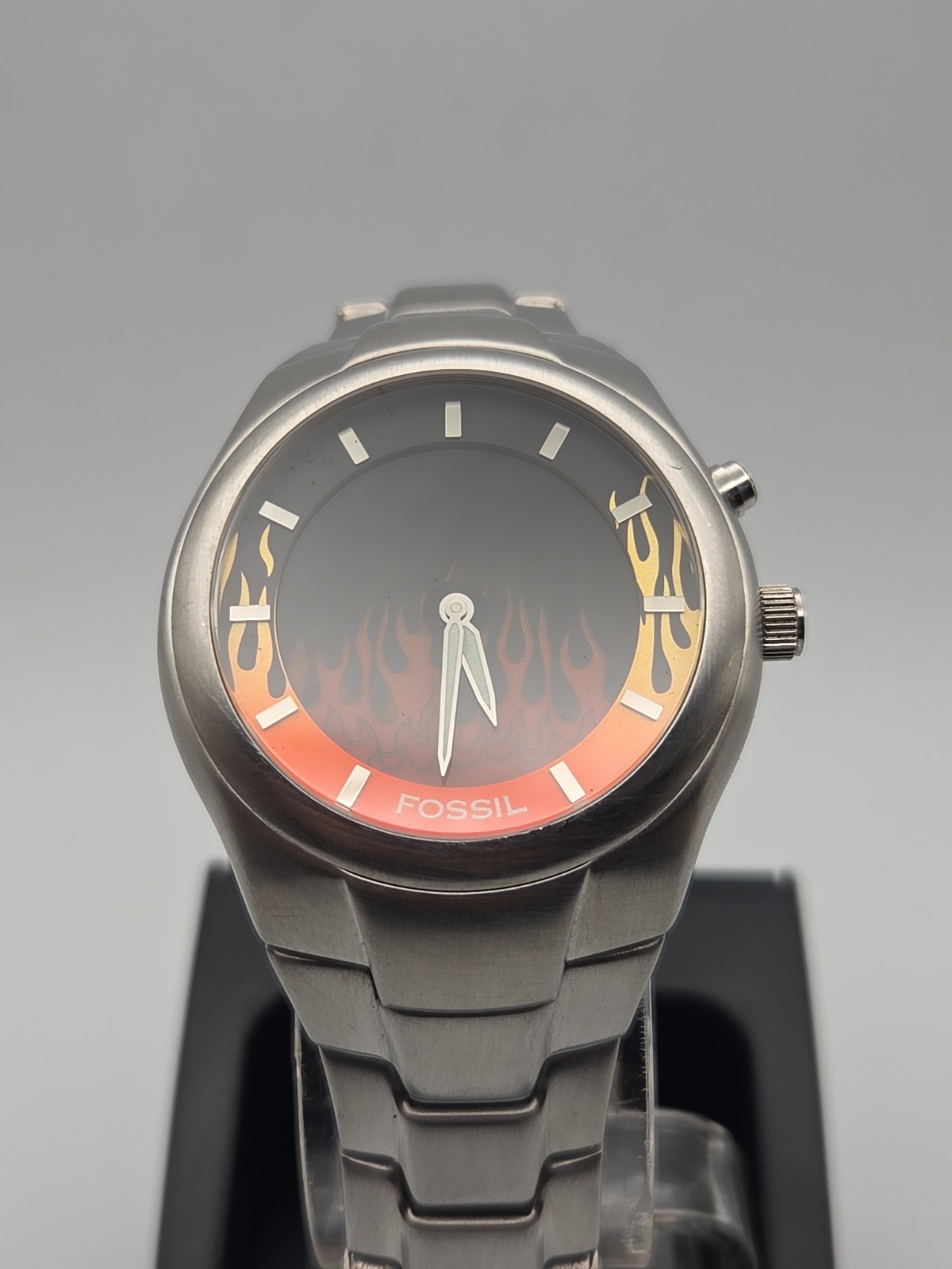 VINTAGE FOSSIL MOVING FLAME STAINLESS STEEL MEN’S WATCH 50 METERS JR-8115
