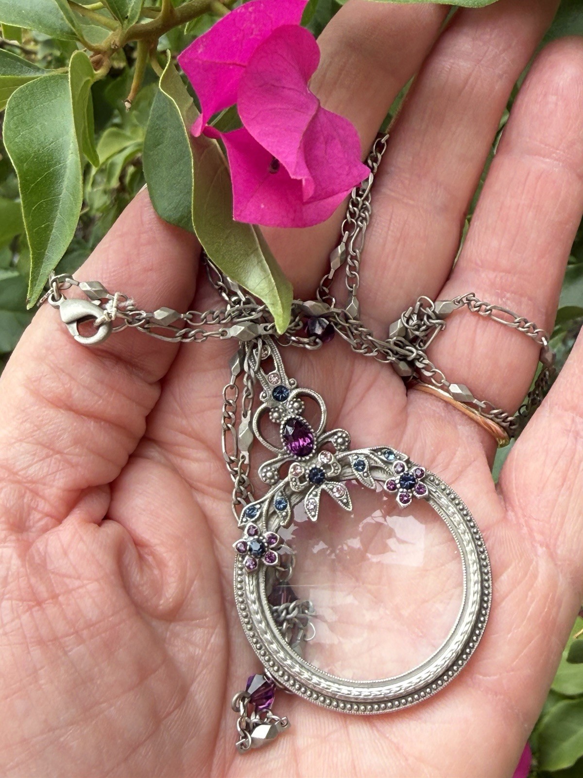 VTG 1928 Antiqued Silver Tone Floral Crystal Magnifying Glass Necklace Nice!