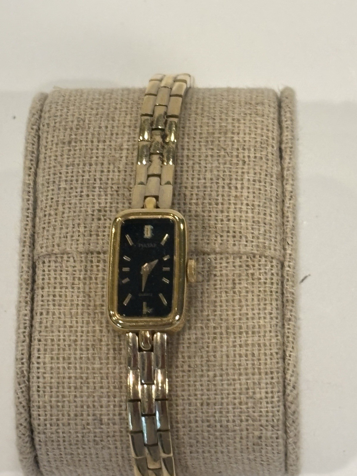 Lot Of 4 LADIES WATCHES- SEIKO PULSAR LORUS CITIZEN- Need Batteries
