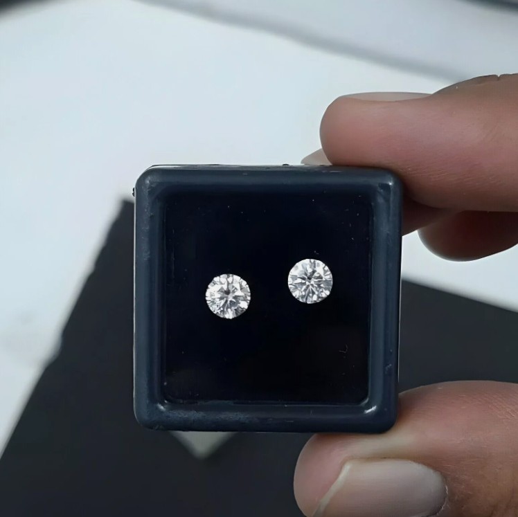 Pair Loose CVD Diamond Round Lab Grown 4 x 4 mm IF Clarity D Color Certified