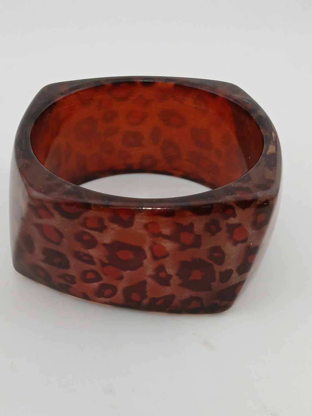 LUCITE GLITTERED leopard print faceted wide size 8.25 in vintage bangle bracelet