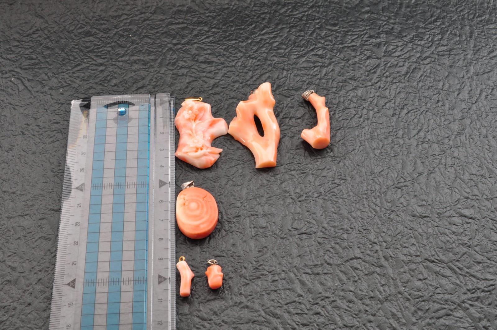 Japan vintage Coral Carved 6 items Pendant (122.5ct) Certificate Japanese motif.