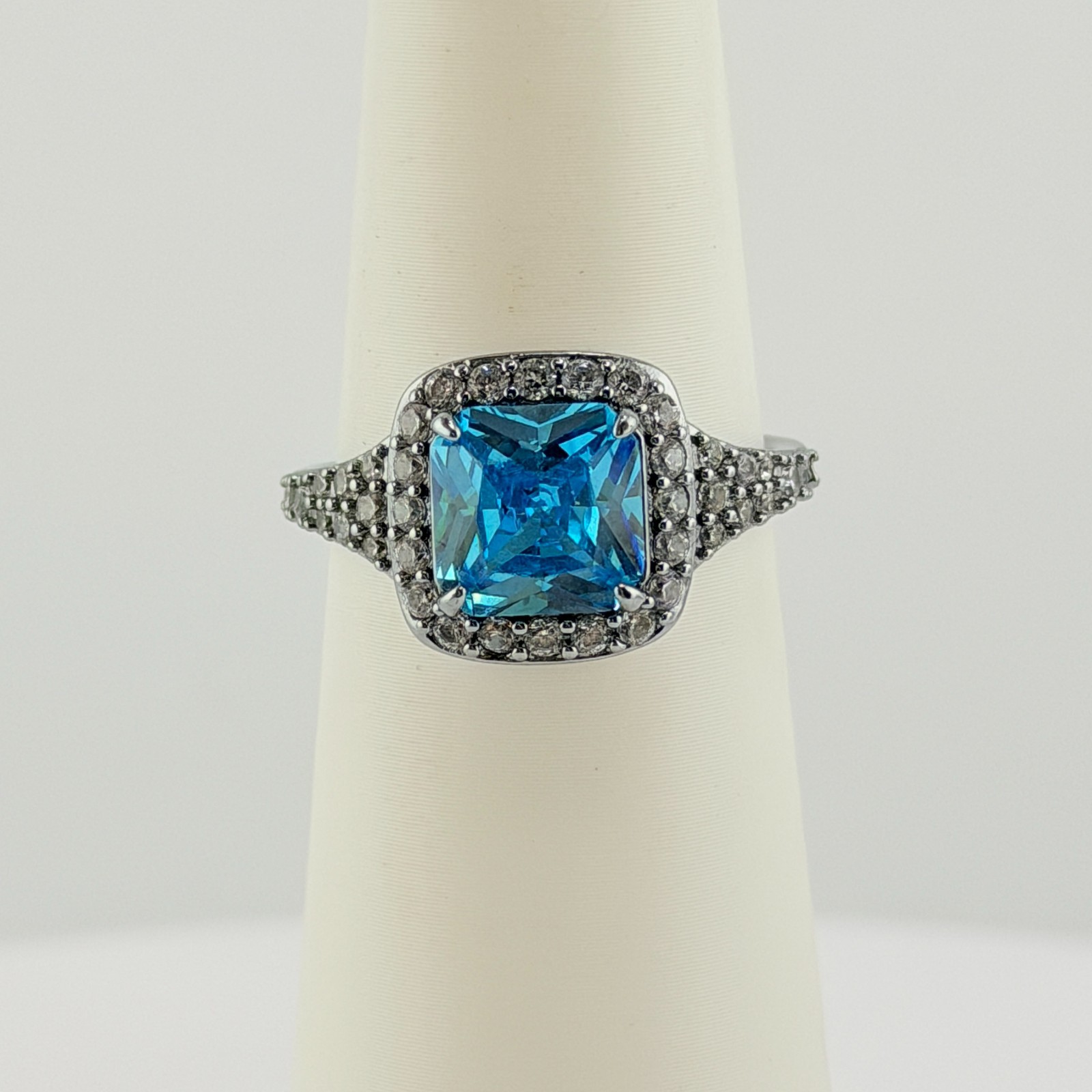 Bomb Party Ring Sz 10 “Sparkling With Love” Aqua Blue on Hematite RBP6657 RETRO