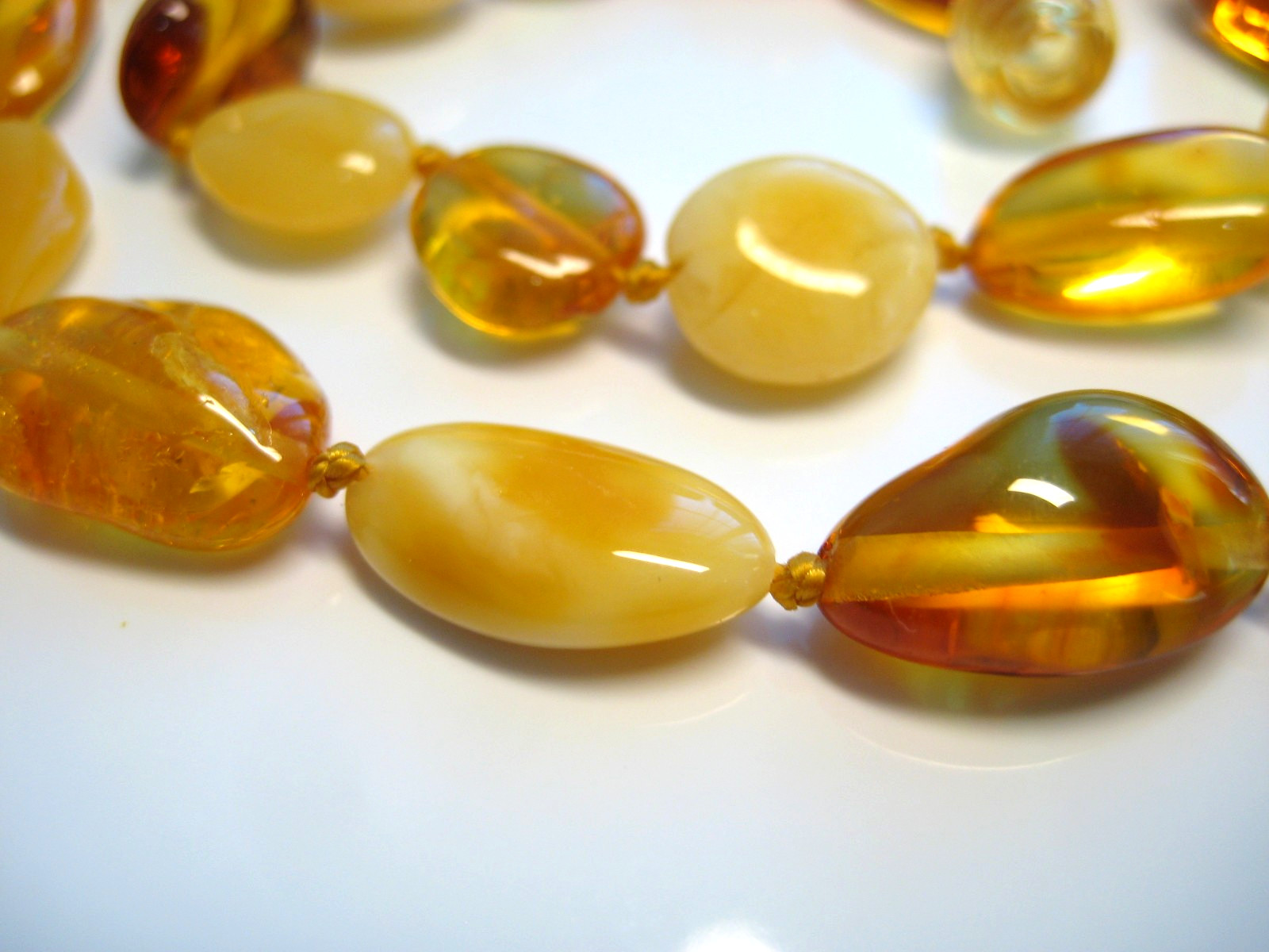 Genuine Yellow Honey Amber Baltic Amber Necklace 12 gr. 20 inches !!!