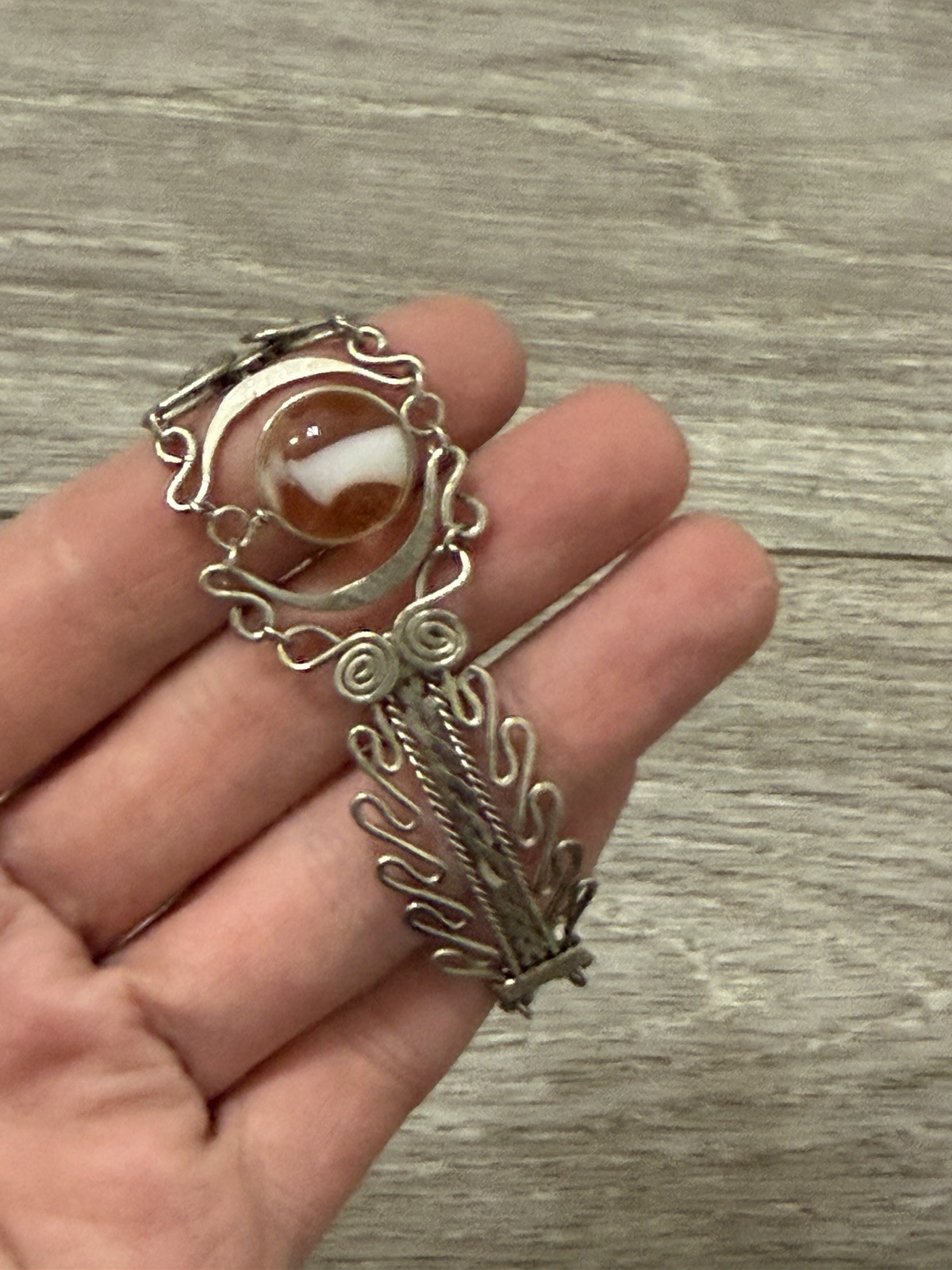 Silver Tone Wire Wrap Cable Chain Bracelet Round Brown & White Stone, 7in