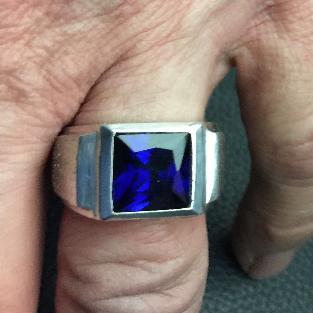 MJG STERLING SILVER MEN’S RING.10 X 10MM SQUARE FACETED LAB SAPPHIRE. SZ 10