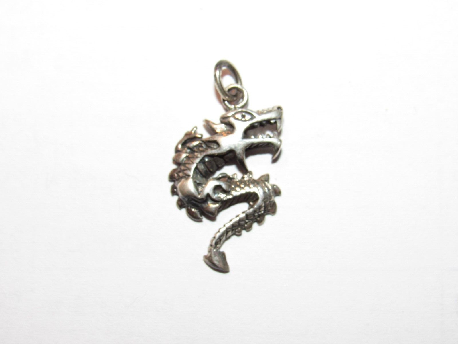 01J13 Cute 925 Sterling Silver Dragon Jewelry Pendant Medallion China