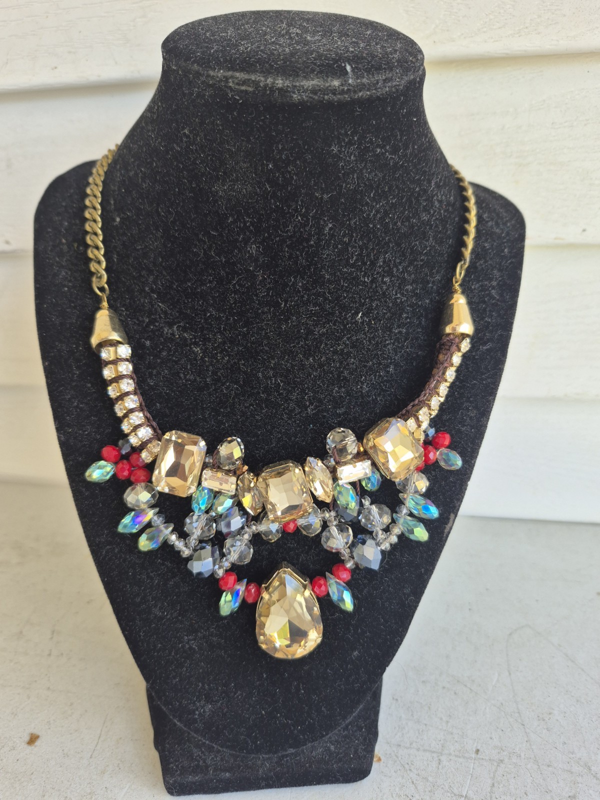 NICE COSTUME JEWELRY 19″ LENGTH NECKLACE ADJUSTABLE CHAIN