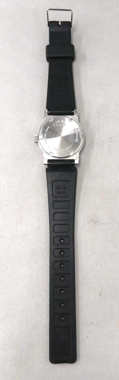 Seiko SUS 7N33-6050 Quartz Day Date Rubber Watch