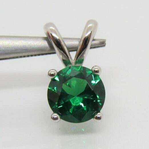 Women’s Solitaire 4 Prong Pendant 6mm Simulated Green White Gold Plated Silver