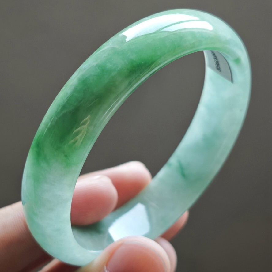 61mm Emerald Green Icy Jadeite Jade Bangle Bracelet Burma Jade Bangle 2167